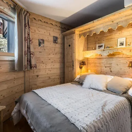 Cosy Avec Piscine, Et Parking, Au Pied Des Pistes, 4 Pers., Meribel Village. - Fr-1-566-29 * Les Allues