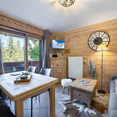 Cosy Avec Piscine, Et Parking, Au Pied Des Pistes, 4 Pers., Meribel Village. - Fr-1-566-29 *