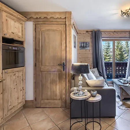 Apartment Cosy Avec Piscine, Et Parking, Au Pied Des Pistes, 4 Pers., Meribel Village. - Fr-1-566-29