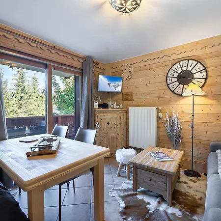 Cosy Avec Piscine, Et Parking, Au Pied Des Pistes, 4 Pers., Meribel Village. - Fr-1-566-29 Apartment *
