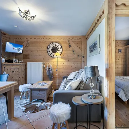 Cosy Avec Piscine, Et Parking, Au Pied Des Pistes, 4 Pers., Meribel Village. - Fr-1-566-29 * Les Allues